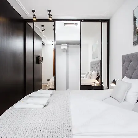 Inpoint Jewish Town Hotel